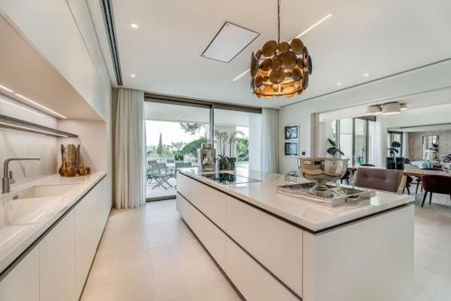 Villa LA 5 bedroom Villa in Sierra Blanca, Marbella
