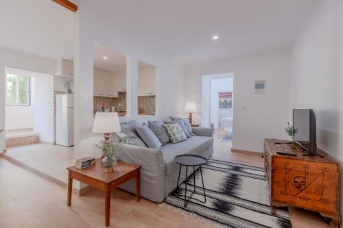 Alfama Central Apt With Open Air - Up to 30 guests