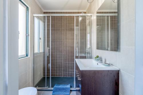 Alfama Central Apt With Open Air - Up to 30 guests