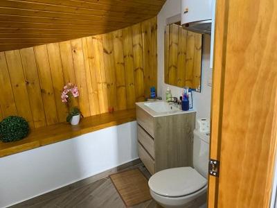 a bathroom with a toilet and a sink at helios casa vacacional in Puntagorda