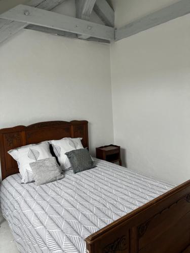 Postel nebo postele na pokoji v ubytování Grand appartement à la campagne