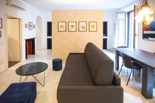 Porta Venezia - Design Suite con Balcone - 55mq