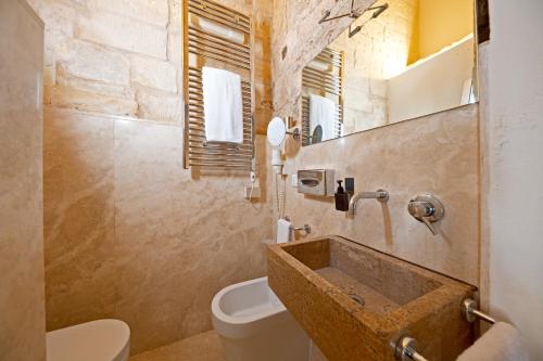 B&B Palazzo Personè Dimora Storicaにあるバスルーム
