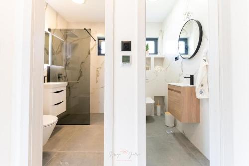 Strelitzia apartment Split with jacuzzi