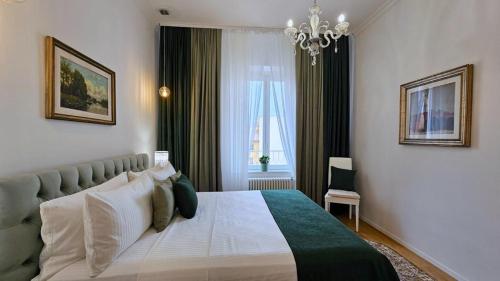 Val's Vatican Wall Apartment photo 3