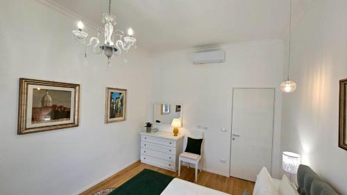 Val's Vatican Wall Apartment photo 25