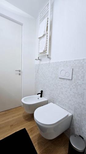 Val's Vatican Wall Apartment photo 28