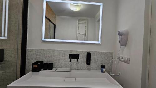 Val's Vatican Wall Apartment photo 31
