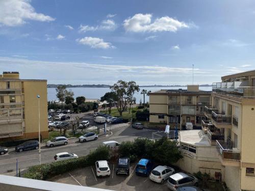 Bel appartement T1 avec vue dégagée, loggia, ascenseur et wifi à Balaruc-les-Bains - FR-1-553-102