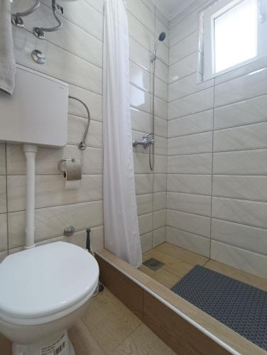 Ένα μπάνιο στο Apartment Windrose