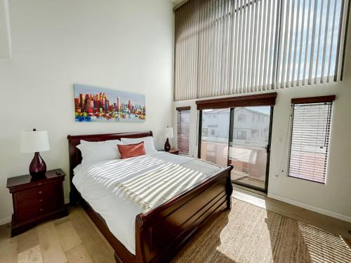 *WEHO/Beverly Hills* Luxury 2BD/2.5BA + Balconies
