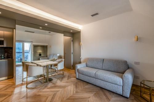 Luxury Skyview Suite - Citylife Apartment - MiCo