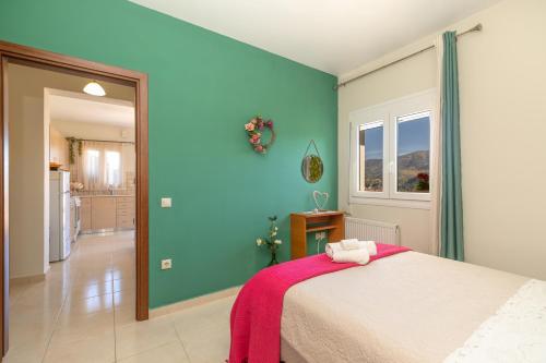 Postel nebo postele na pokoji v ubytování Phevos seaview apartment