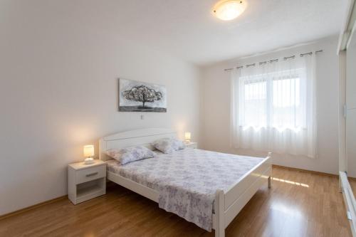 Villa Apartments Brečić 2