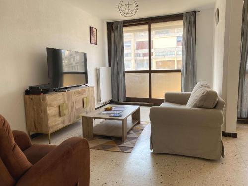 Appartement spacieux 76m², proche Thermes et centre, 2 ch, parking, WIFI, Balaruc-les-Bains - FR-1-553-226