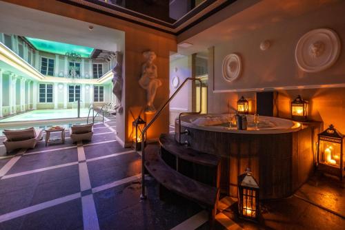 Χώρος καθιστικού στο Hotel Pałac Alexandrinum
