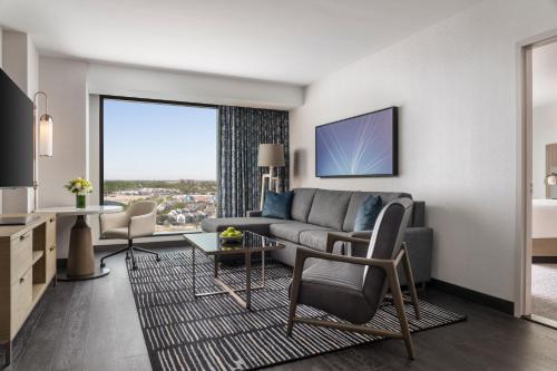 Loews Arlington Hotel Image