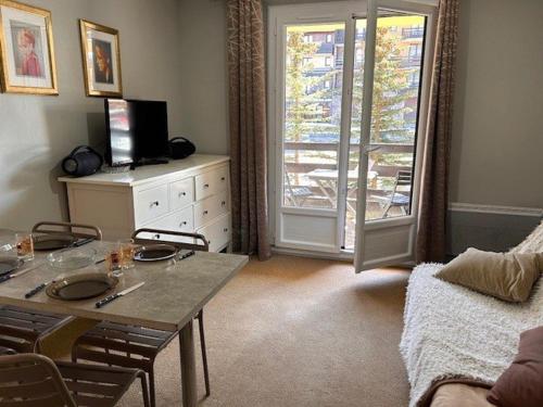 Studio 4 Pers, Balcon Sud, Proche Commerces et Téléski, Risoul 1850 - FR-1-330-578