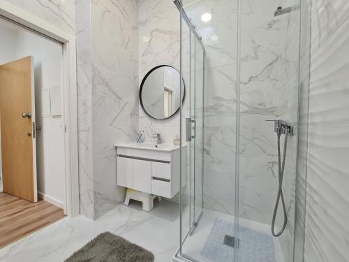 Marina Modern Suite