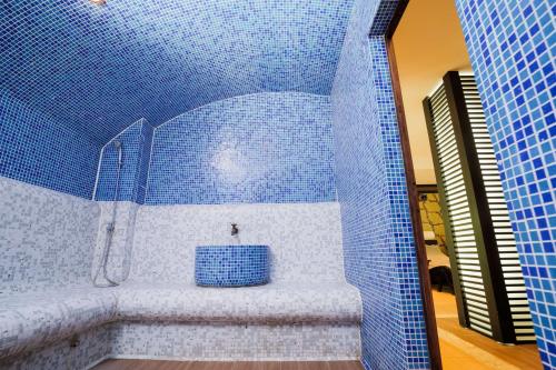 Katil atau katil-katil dalam bilik di Local Stay Hotel, BW Signature Collection