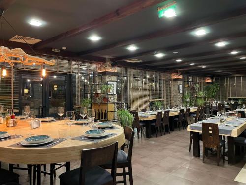 Restoran atau tempat lain untuk makan di Local Stay Hotel, BW Signature Collection