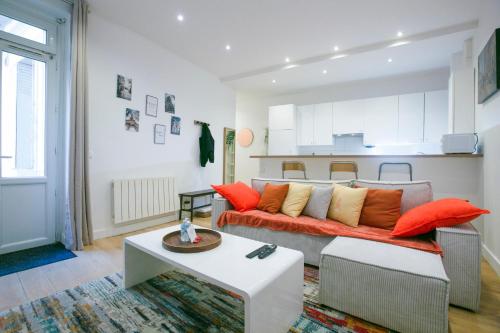 Warm 2 bedrooms apartement - c38