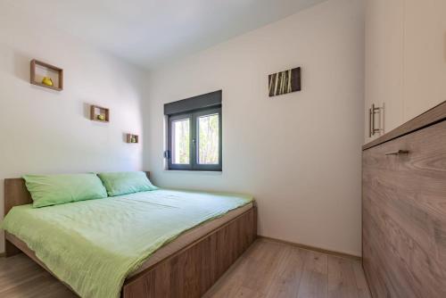 Apartments with parking space Pag - 22609