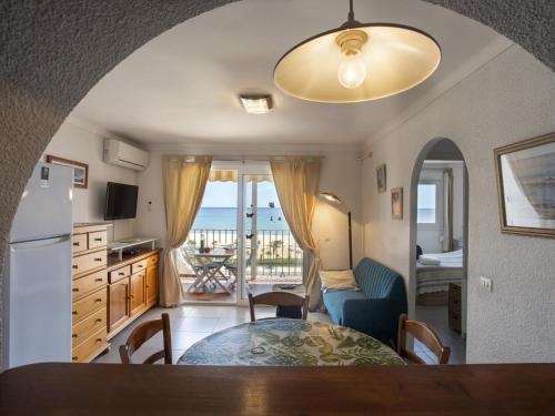 Appartement 2 Chambres avec Climatisation près de la Plage
