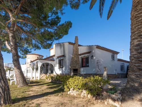 Maison de 4 chambres avec piscine privée et amarre à Castelló d'Empúries