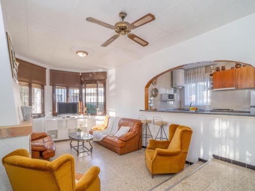 Maison de 4 chambres avec piscine privée et amarre à Castelló d'Empúries