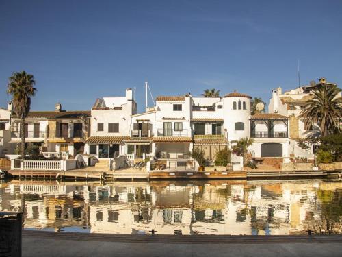 Elegante Casa de Pescador con Amarre en Empuriabrava - HISP-288-59
