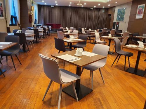 Restoran atau tempat lain untuk makan di Busan Business Hotel