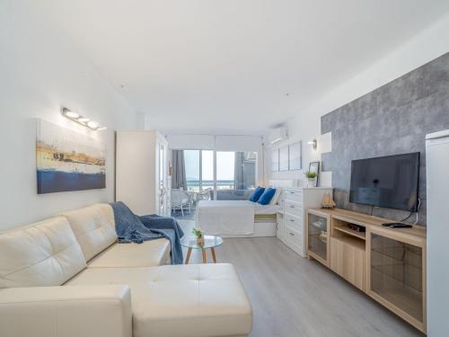 Studio moderne en bord de mer avec climatisation à Empuriabrava