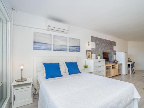 Studio moderne en bord de mer avec climatisation à Empuriabrava