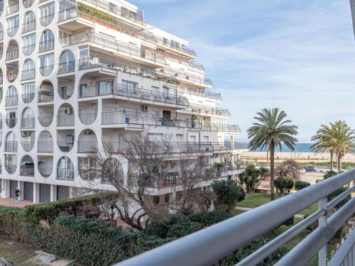 Agréable duplex moderne près de la plage, climatisation, superbe vue