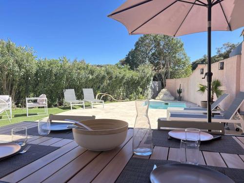 Mazet climatisé avec jardin, piscine privée et proche mer, 3 pièces, 6 couchages à Sainte-Maxime - FR-1-226-545