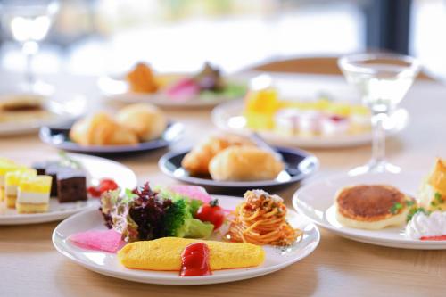 旅館の敷地内または近くでの食事または食べ物