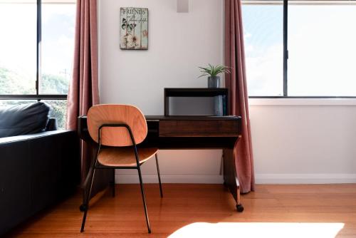 Télévision ou salle de divertissement dans l'établissement Homely Hideaway with Parking & WiFi