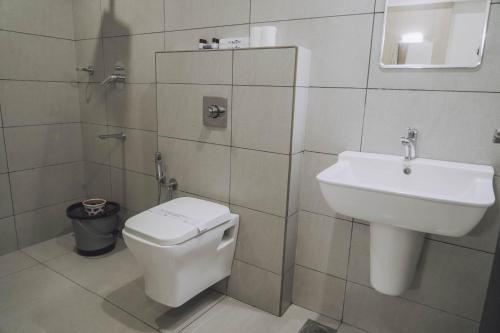 Un baño de Athirappilly Rainland Resort
