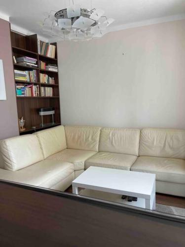Гостиная зона в Priestranný 3 izb. apartmán v centre s parkovaním.