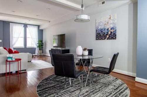 Kuvagallerian kuva majoituspaikasta A Homestay in One of DC's Best Neighborhoods 4-Bedroom Petworth Townhome, joka sijaitsee Washingtonissa