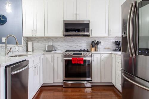 Kuvagallerian kuva majoituspaikasta A Homestay in One of DC's Best Neighborhoods 4-Bedroom Petworth Townhome, joka sijaitsee Washingtonissa
