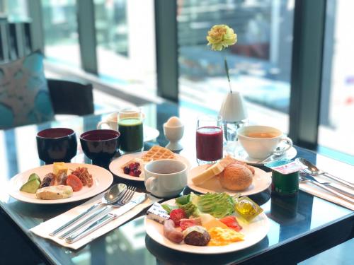 Jídlo v hotelu nebo okolí