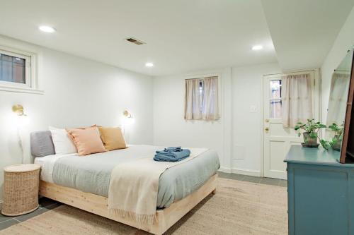 Gallery image of Spacious 1BR NW Garden Apartment Walker's Dream in Washington, D.C.