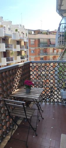 Frank Host Roma Lux , Metro A a 50 m, simple check-in con codice a qualsiasi orario