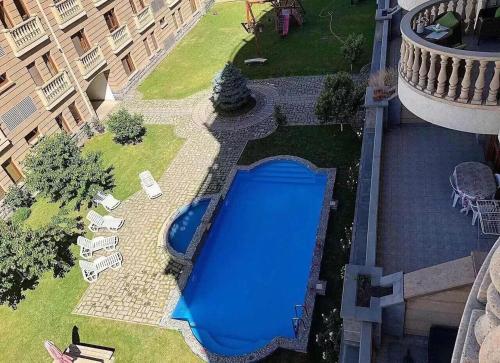 Πισίνα στο ή κοντά στο Modern Apartment in the heart of Yerevan, Beverly Hills