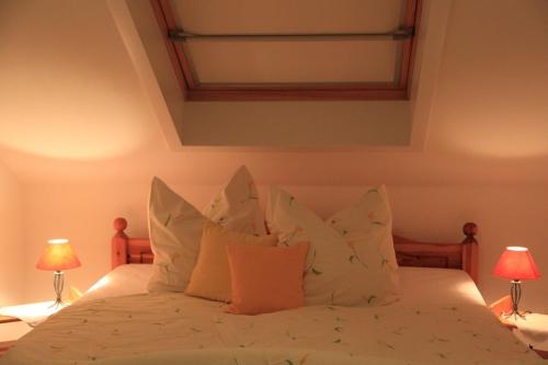 Ένα ή περισσότερα κρεβάτια σε δωμάτιο στο Ferienhof Schoof No4