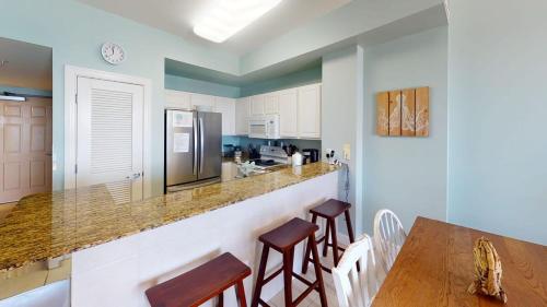 Brightly Furnished Beachfront Condo by Brightwild- 7th Floor Gulf View! photo 6