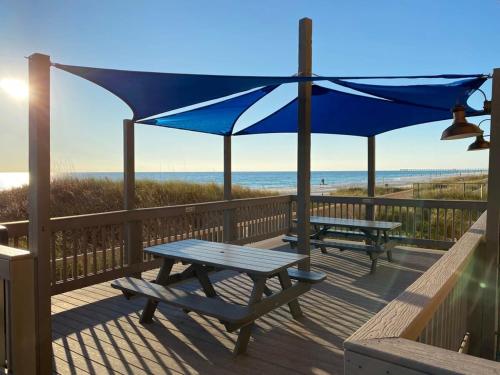 Brightly Furnished Beachfront Condo by Brightwild- 7th Floor Gulf View! photo 23
