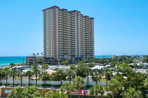 Brightly Furnished Beachfront Condo by Brightwild- 7th Floor Gulf View! photo 8